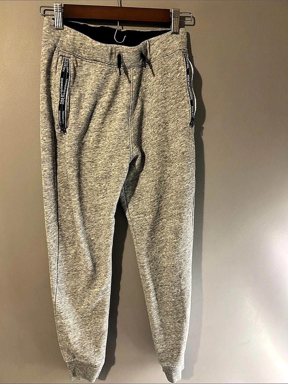 Abercrombie Kids Gray Jogger Pants Boy’s Large 13/14